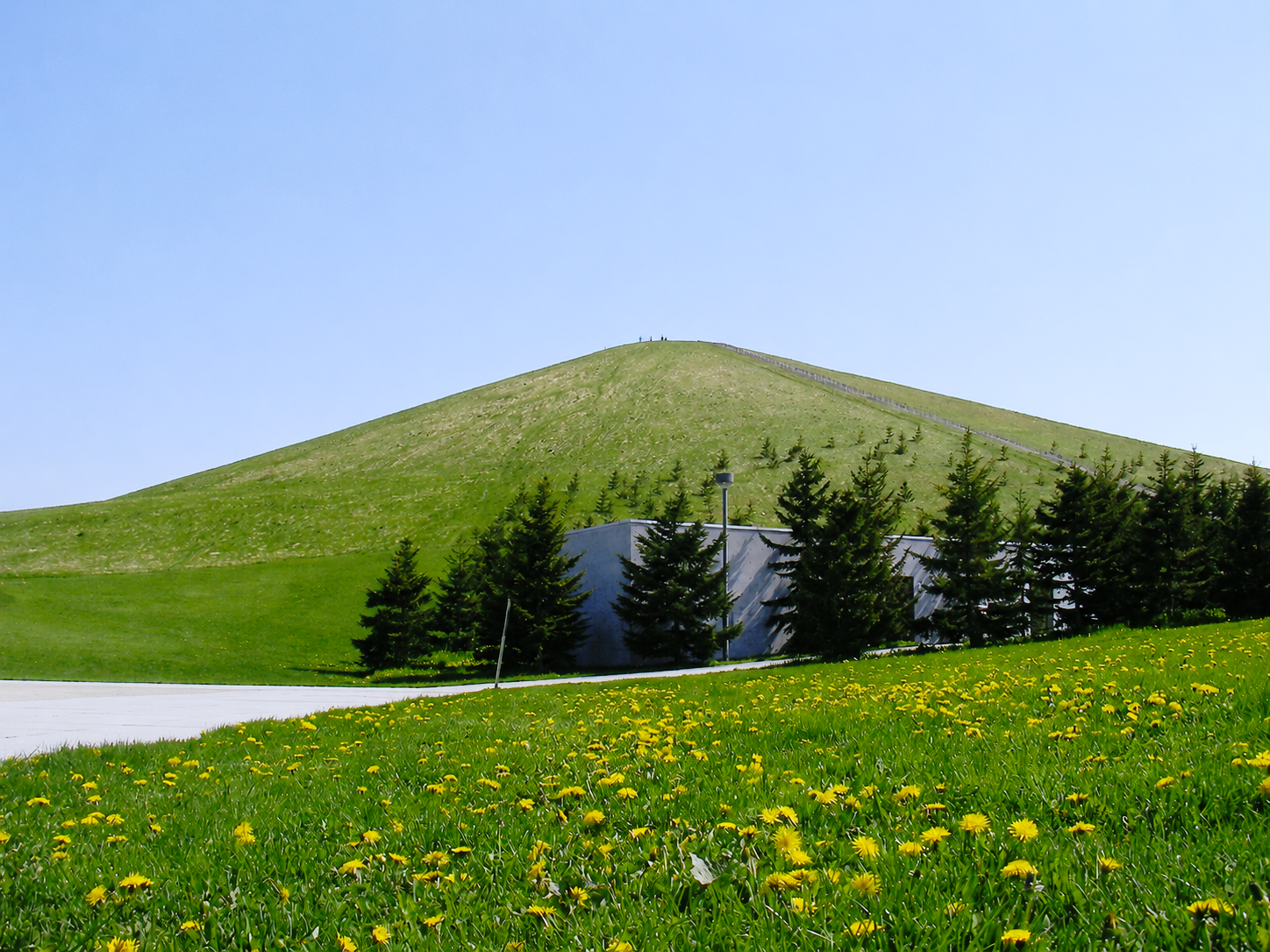 イサム・ノグチ設計のモエレ山